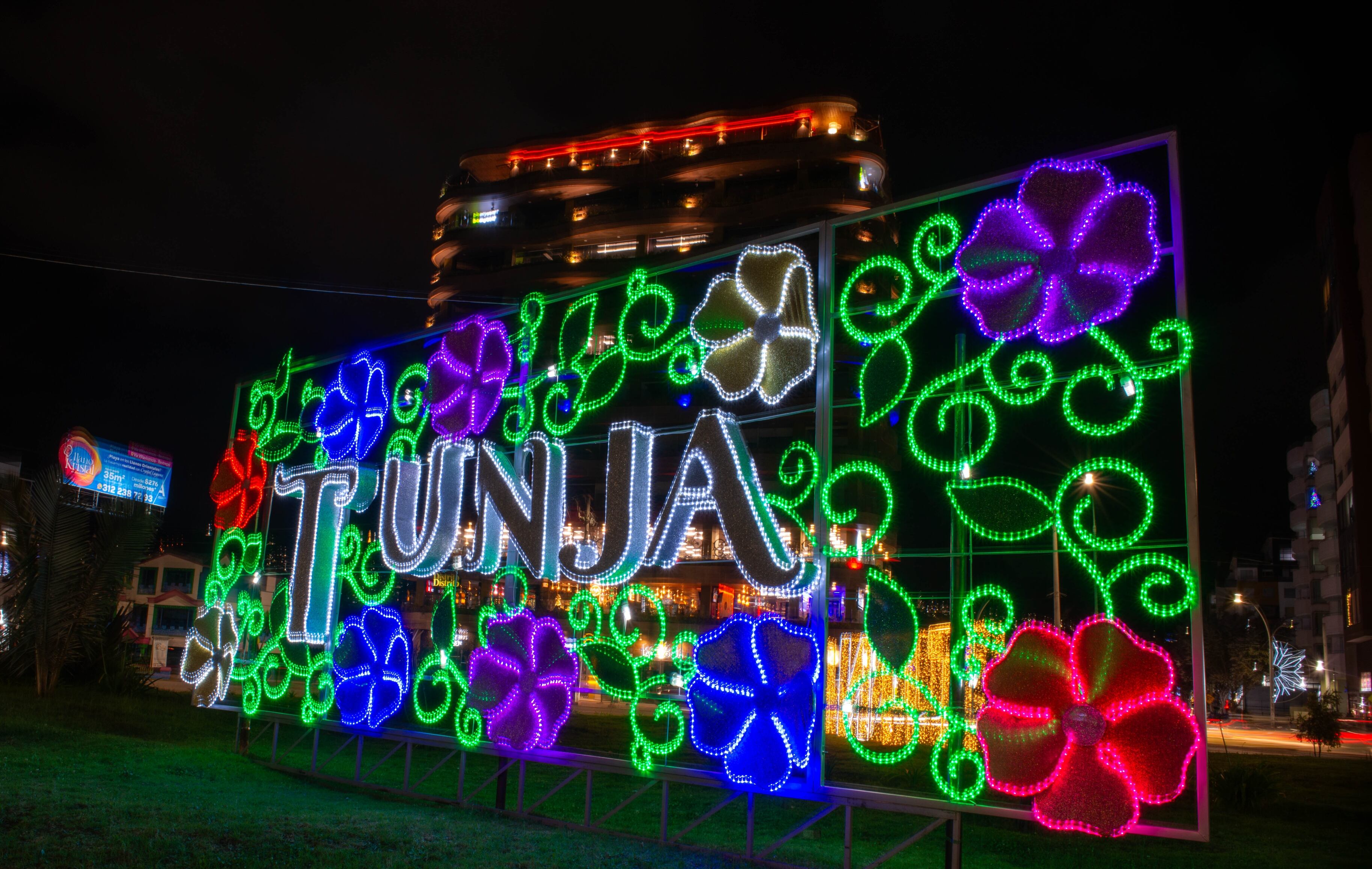 Setenta años después de su creación, el Aguinaldo no solo ilumina las calles de Tunja: reafirma su identidad como una ciudad que celebra la Navidad desde la cultura, la historia y la comunidad.