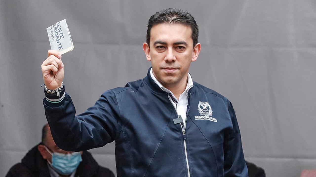 Registrador nacional, Alexander Vega.