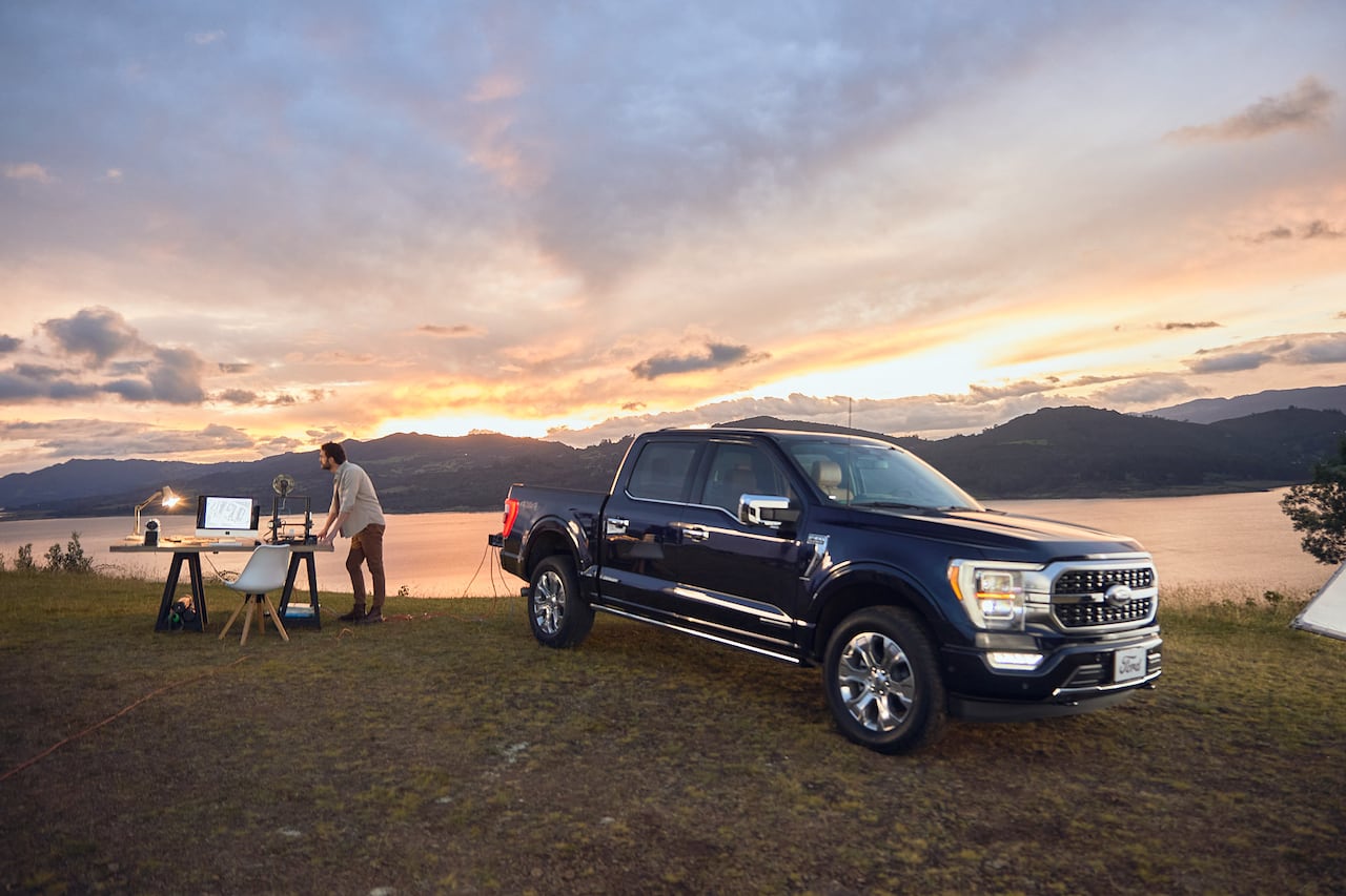 Esta pickup viene con un generador de energía exportable de 7.2kW que, por su diseño, es perfecto para quienes se mueven en lugares remotos.