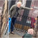 Según el propietario del local, la mujer lo había insultado previamente.