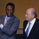 En 2014 Pelé recibió el Balón de Oro honorífico en homenaje a su carrera deportiva.