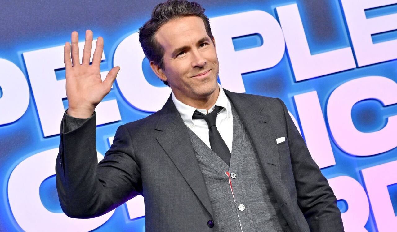 El actor Ryan Reynolds recibió el Icon Award en los People's Choice Awards