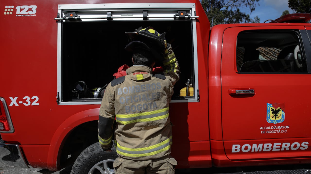 Una de las explosiones fue atendida por el cuerpo de Bomberos.