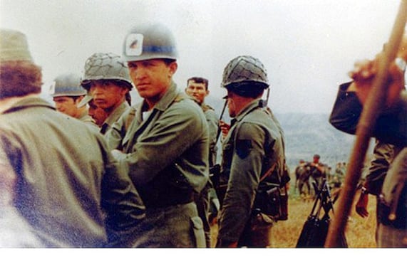 Chávez  en uno de los entrenamientos con las fuerzas militares (Sin fecha)