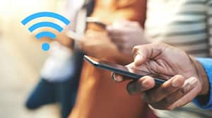 La falta de autenticación en las redes Wi-Fi gratuitas ha convertido estos puntos de acceso en un blanco atractivo para los hackers, según un informe de Kaspersky.