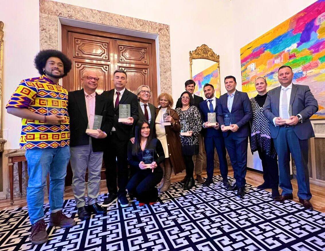 Junto al médico paisa, otros 9 connacionales fueron galardonados.