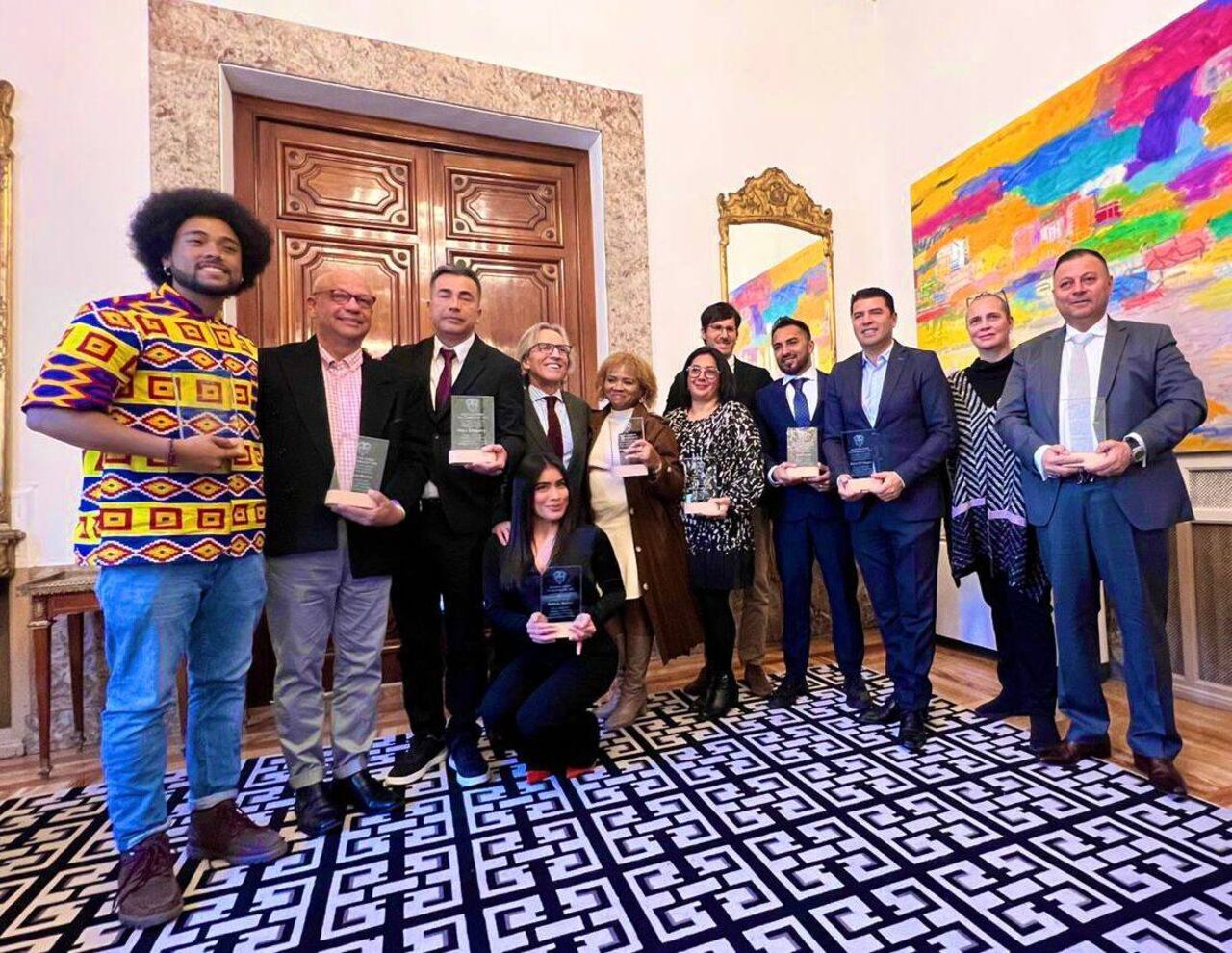 Junto al médico paisa, otros 9 connacionales fueron galardonados.