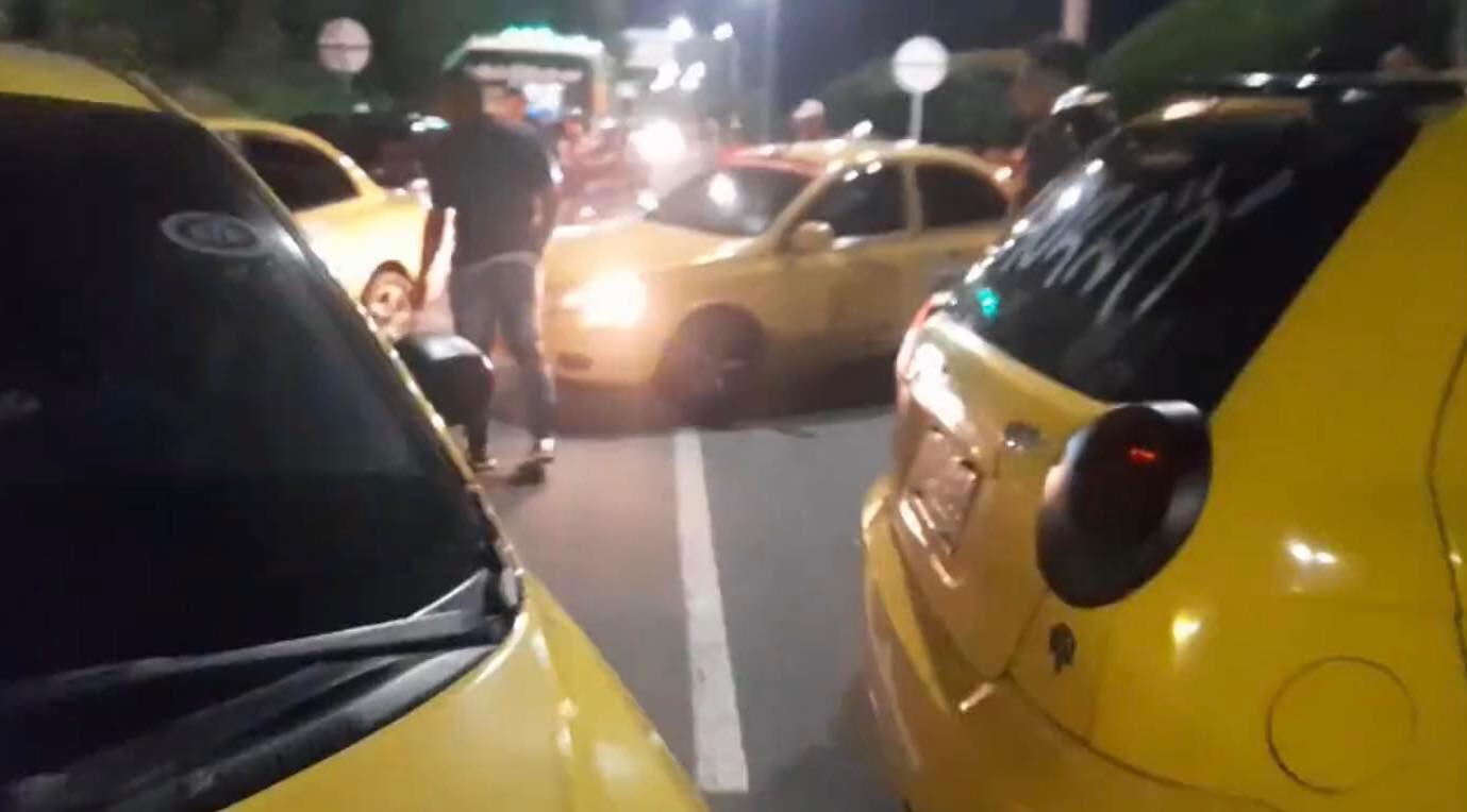 Bloqueo en la autopista internacional Simón Bolívar hacia Venezuela.