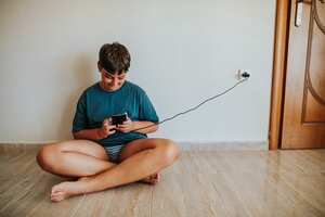 Un cable corto puede generar incomodidad.