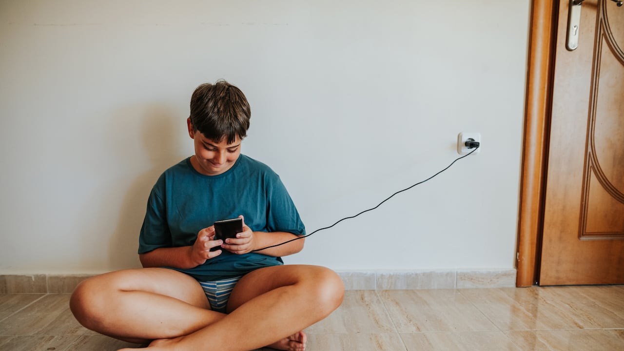 Un cable corto puede generar incomodidad.