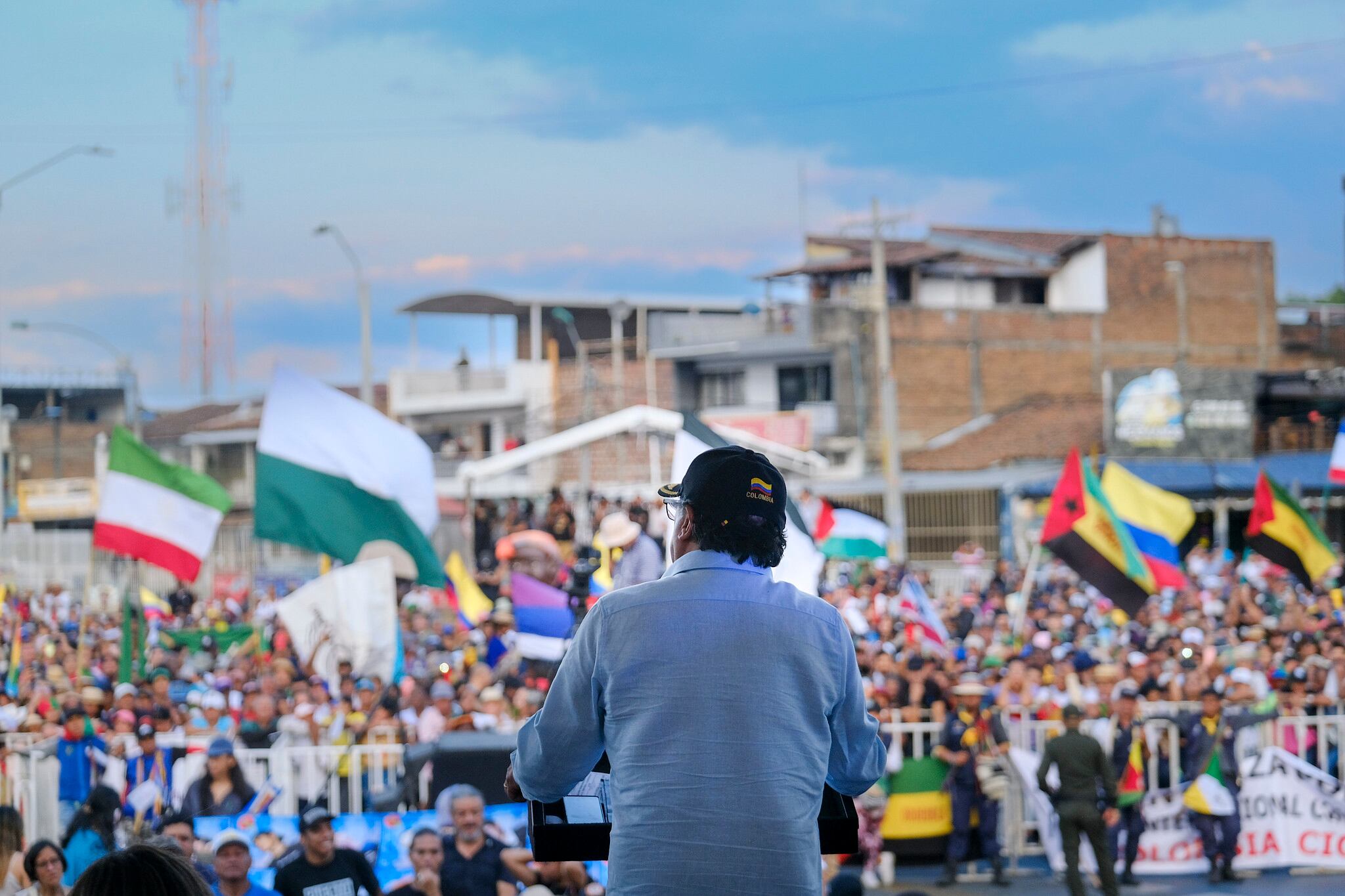 Gustavo Petro anunció en Cali su intención de hacer una Asamblea Nacional Constituyente.