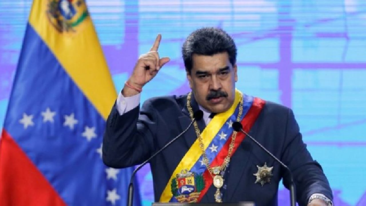 El gobierno de Nicolás Maduro ha cambiado su actitud respecto al uso del dólar en Venezuela. BBC / REUTERS