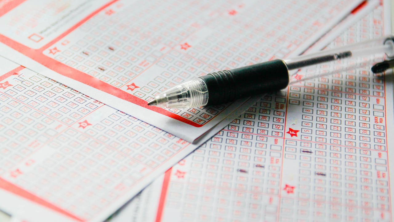 La inteligencia artificial sugiere un día de la semana, que podrían aumentar las posibilidades de éxito en juegos de azar.