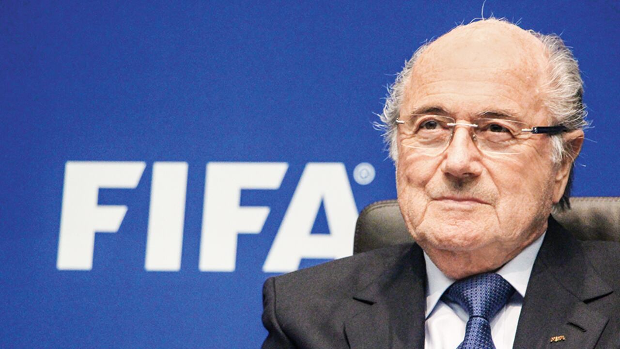 El suizo Joseph Blatter ha sido salpicado por el peor escándalo de corrupción el fútbol mundial. Sin embargo, sigue opinando sobre este deporte.