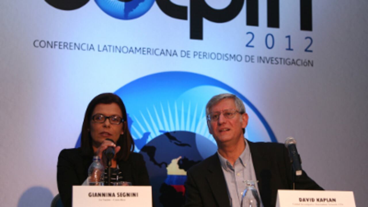 Giannina Segnini, de 'La Nación', de Costa Rica, y David Kaplan, director de 'Global Investigative Journalism Network', de Estados Unidos.