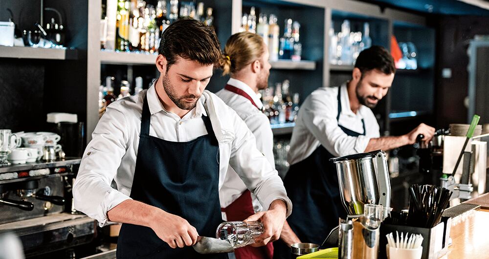 El sector de bares y restaurantes es uno de los más afectados con la reforma.