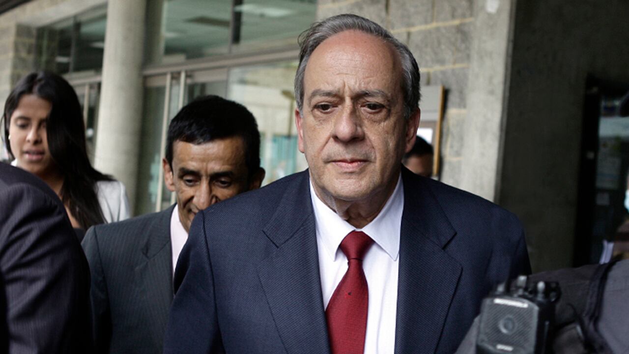 Víctor Pacheco acudió a la Fiscalía este lunes.