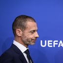 El presidente de la UEFA, Aleksander Ceferin, llega para dirigirse a una conferencia de prensa luego de una reunión ejecutiva de la UEFA el 7 de abril de 2022 en Nyon