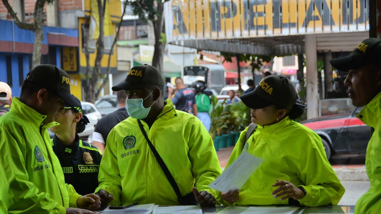 Uniformados de la Policía Metropolitana de Cali