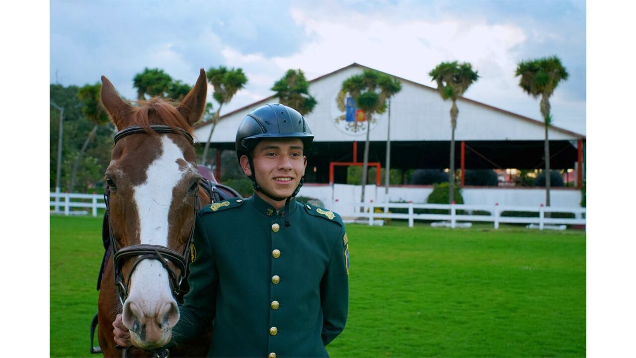 Cadete Santiago Ortega, campeón de salto equino cinco estrellas