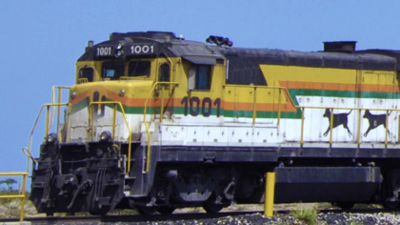 La locomotora minera es jalonada actualmente por el carbón.