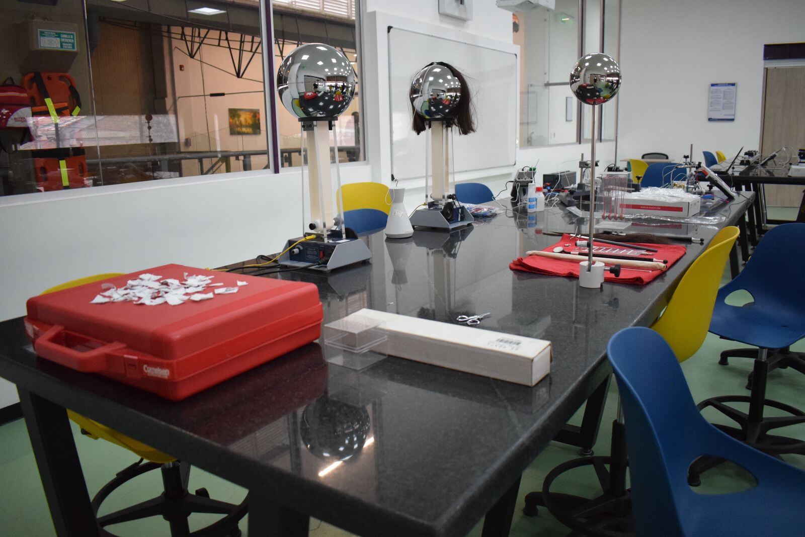 Laboratorios de la Universidad ECCI sede sur.