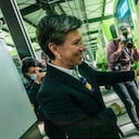 La alcaldesa Claudia López el pasado mes de mayo cuando entraron en operación 406 buses nuevos eléctricos del SITP en Bogotá.
