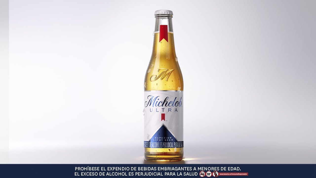 Michelob Ultra llegó a Colombia y se ofrece en una presentación de six pack de botellas de 355 ml.