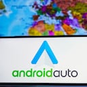 Para instalar o eliminar aplicaciones, deberá gestionar a través de su teléfono móvil.