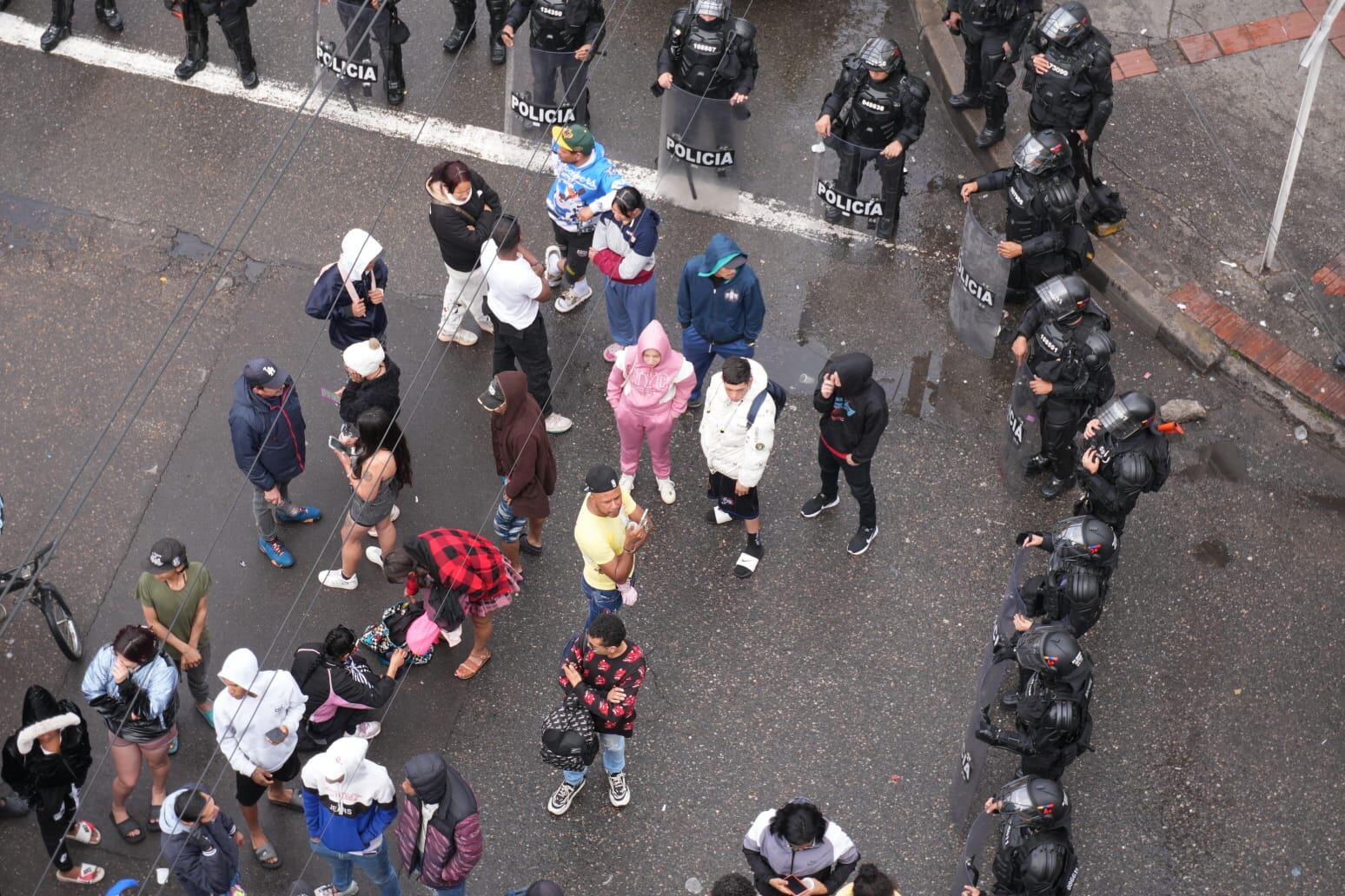 La policía Metropolitana de Bogotá realizó operativo en Santa Fe.