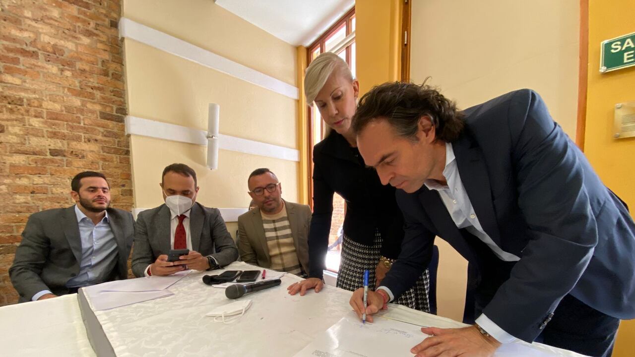 Federico Gutiérrez se reunió con todo el partido de la U en el centro de Bogotá. Las partes acordaron un acuerdo programático.