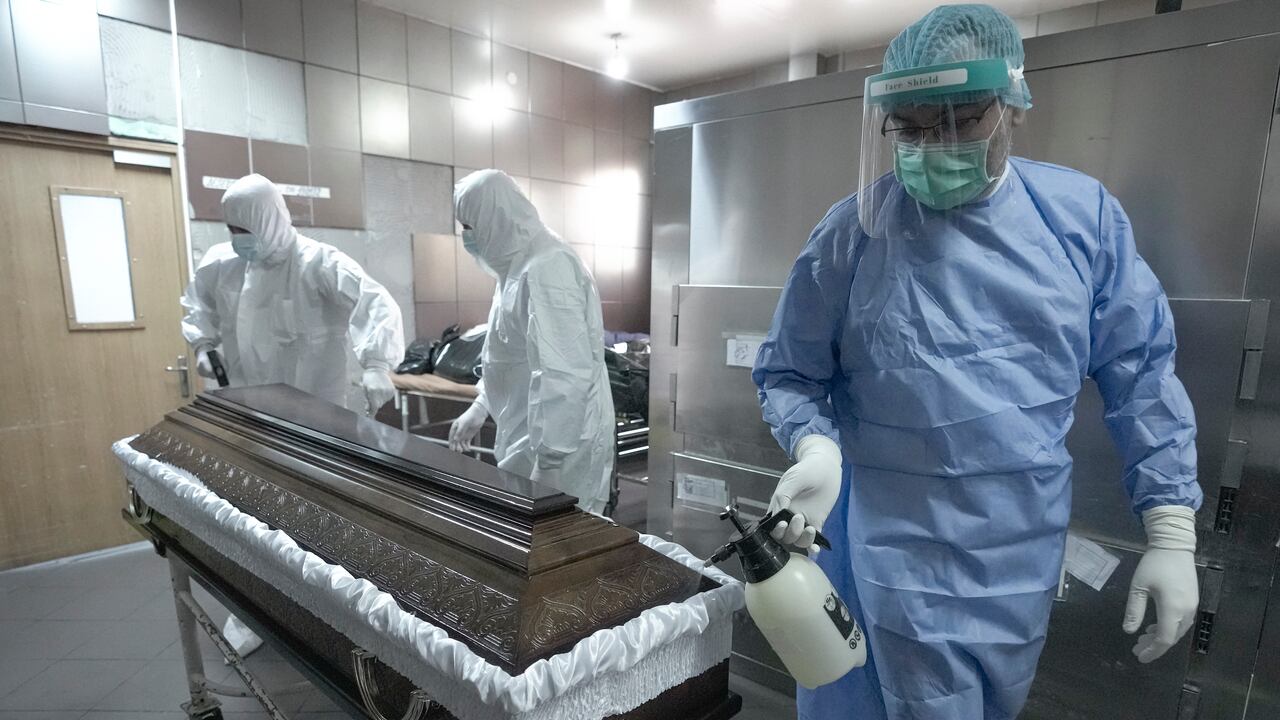 La OMS informó que más de dos millones de personas murieron de covid-19 en Europa.