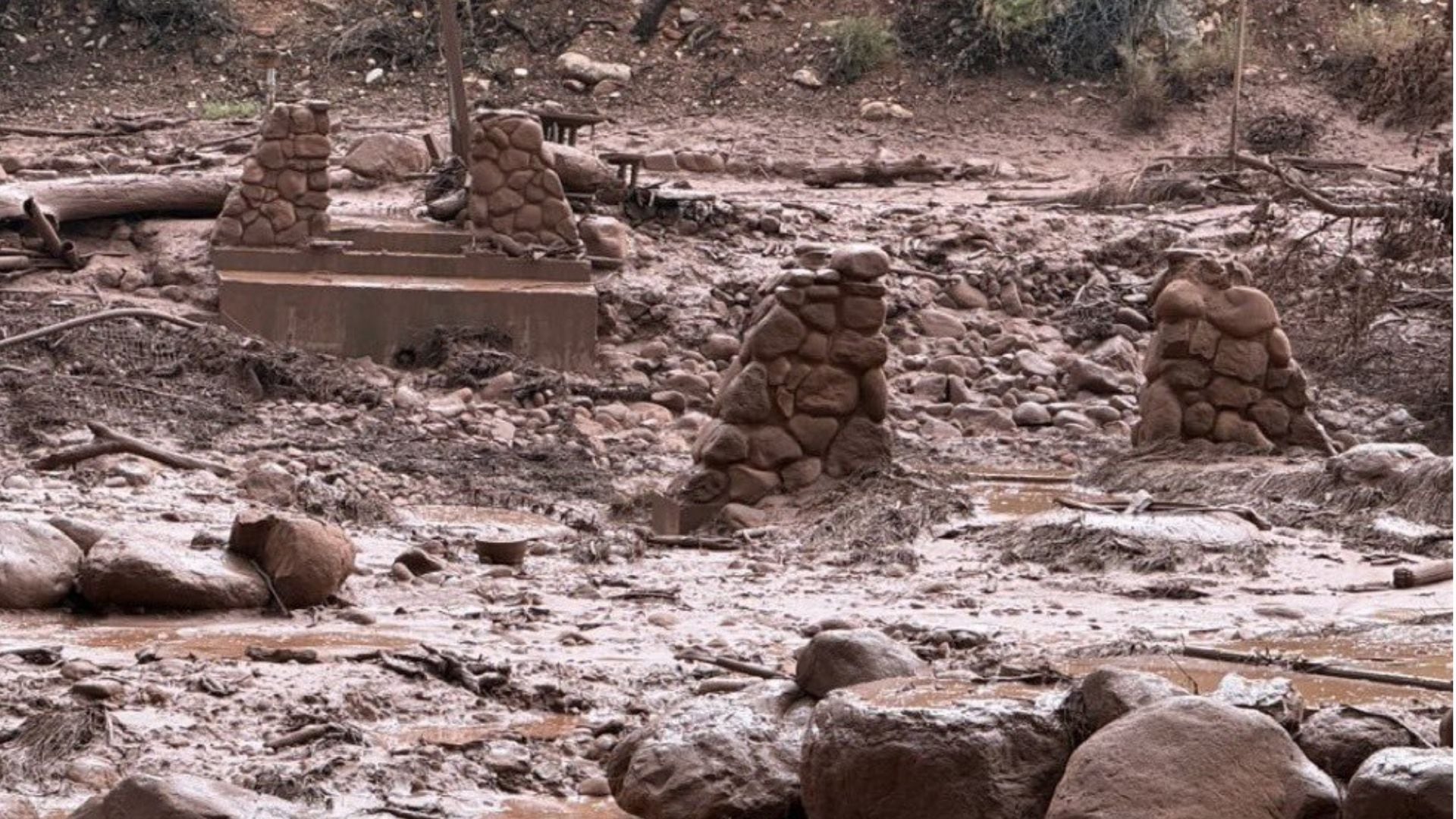 Decenas de personas fueron evacuadas de las zonas afectadas por la repentina inundación en el Gran Cañón.