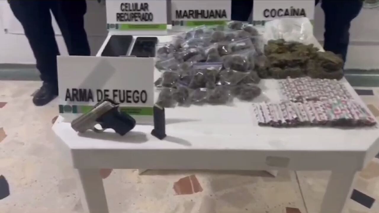 Pareja amedrentaba con arma de fuego a vecinos para vender drogas en un parque de Kennedy; dispararon contra la Policía al ser descubiertos