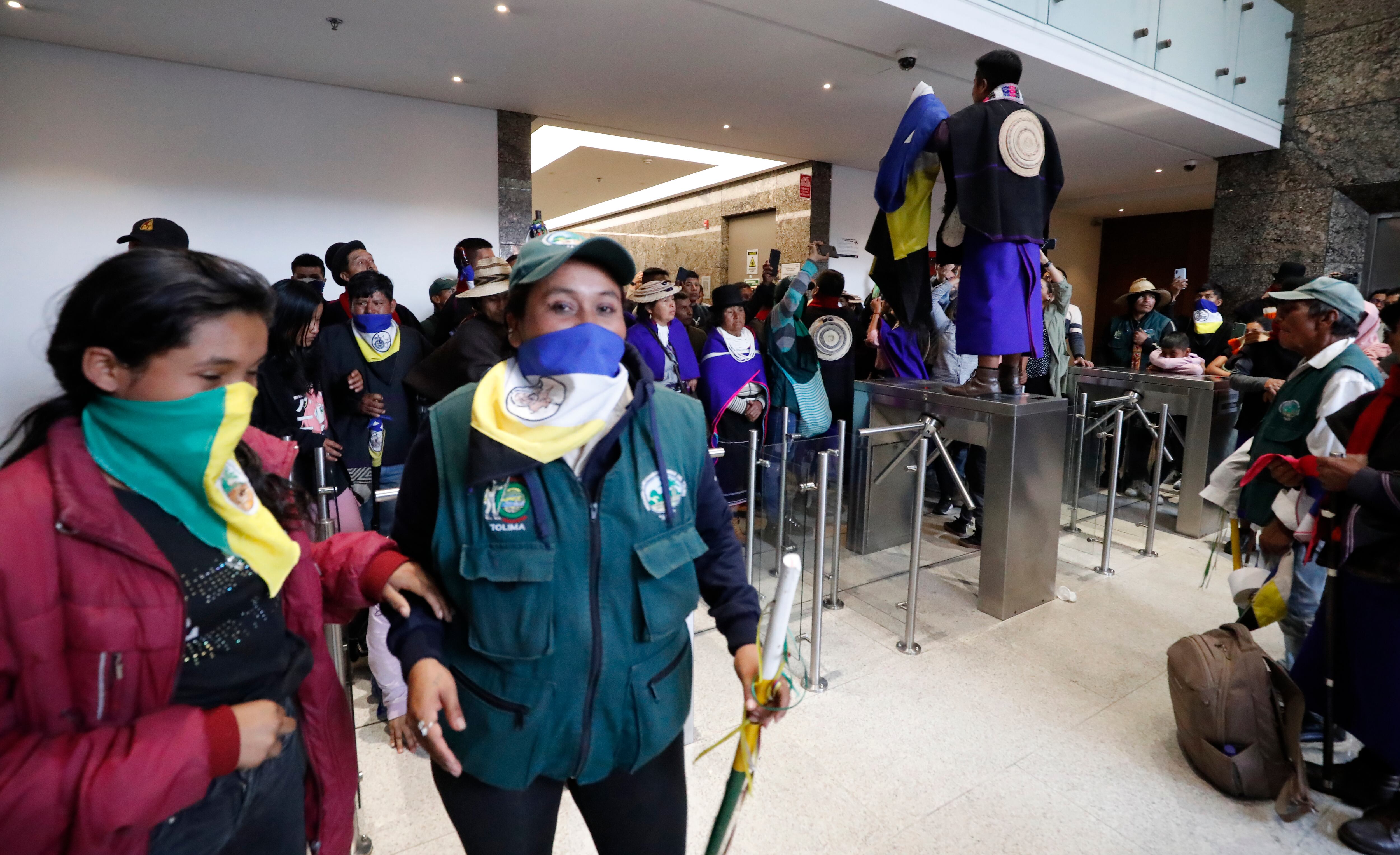 Toma minga indígena en revista Semana
Bogota septiembre 29 del 2023
Foto Guillermo Torres Reina / Semana
