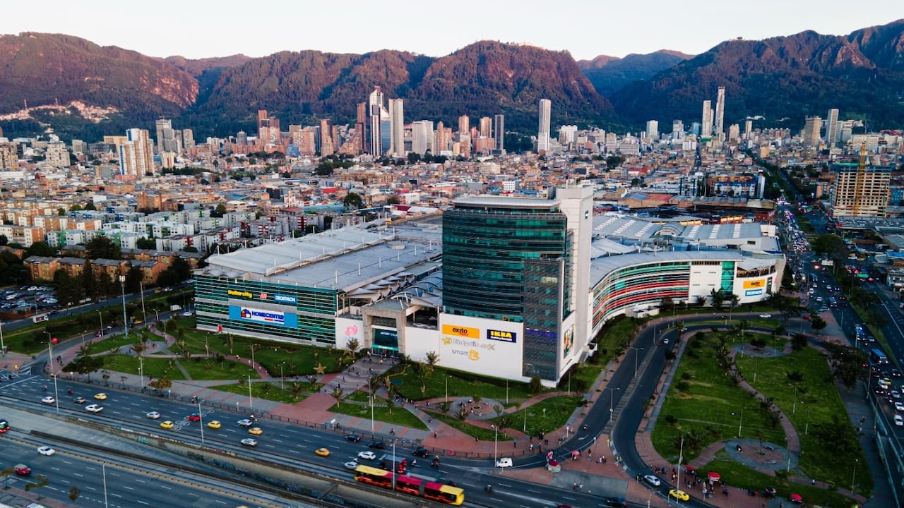 Mallplaza comprará ocho centros comerciales.