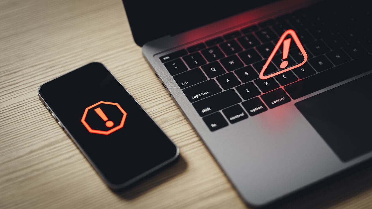 Ciberdelincuentes aprovechan la confianza en grupos de WhatsApp para engañar.