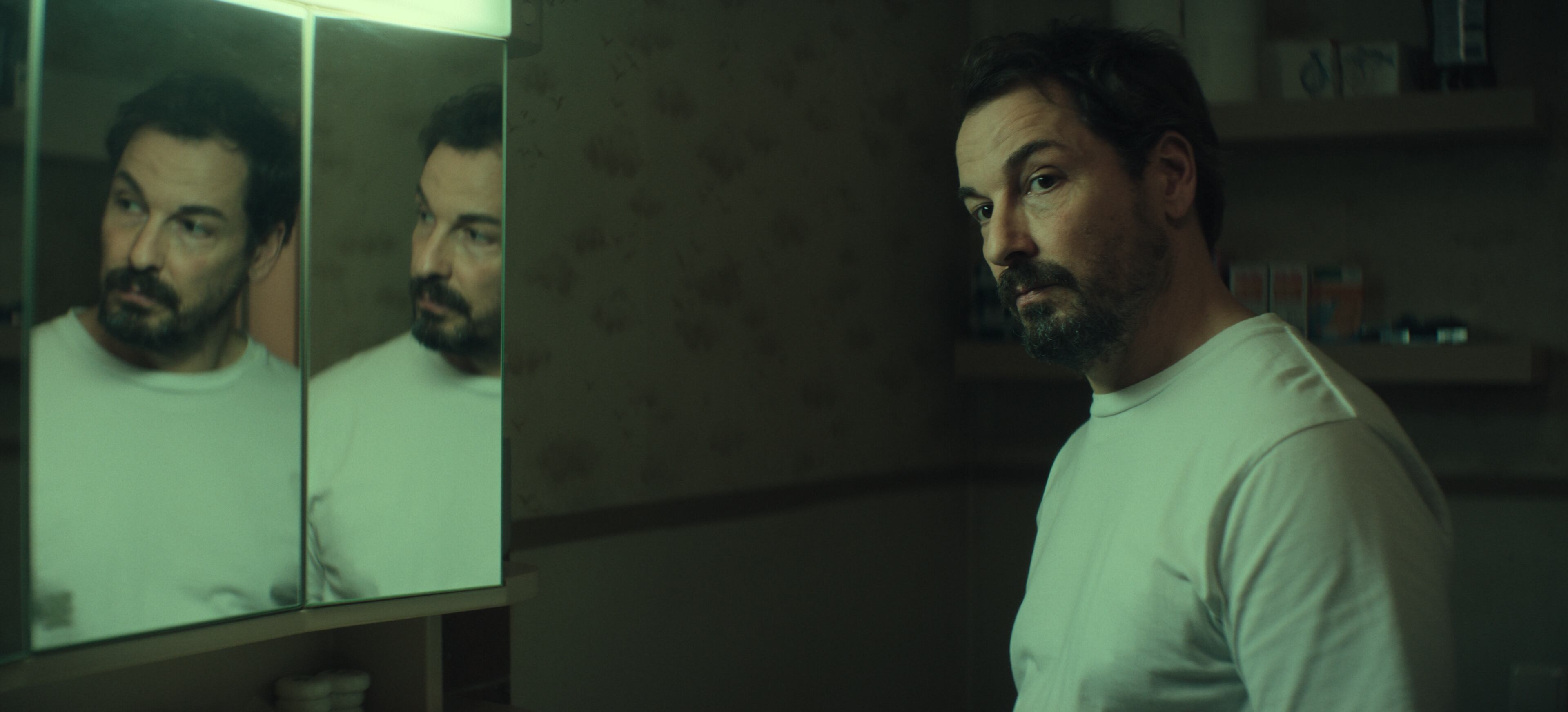 Unfamiliar llegó al catálogo de Netflix el 5 de febrero de 2026, y en su primera semana ya acumuló 4,9 millones de visualizaciones