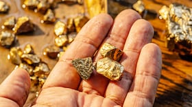 Expertos estiman que el depósito contendría miles de toneladas del metal precioso, con una riqueza calculada en decenas de billones de dólares.