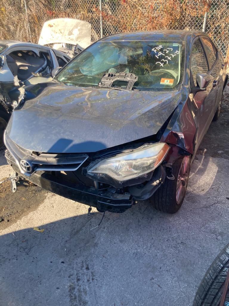 Así fue encontrado el vehículo, con señales de un aparente choque