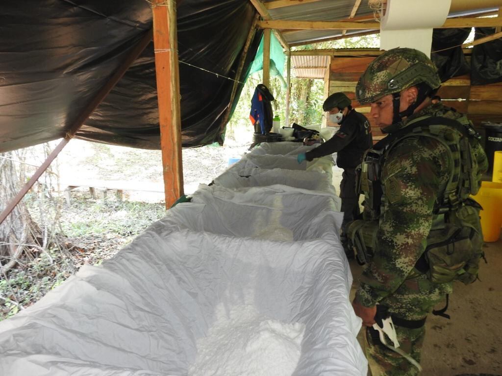 Laboratorio de cocaína, Ejército Nacional