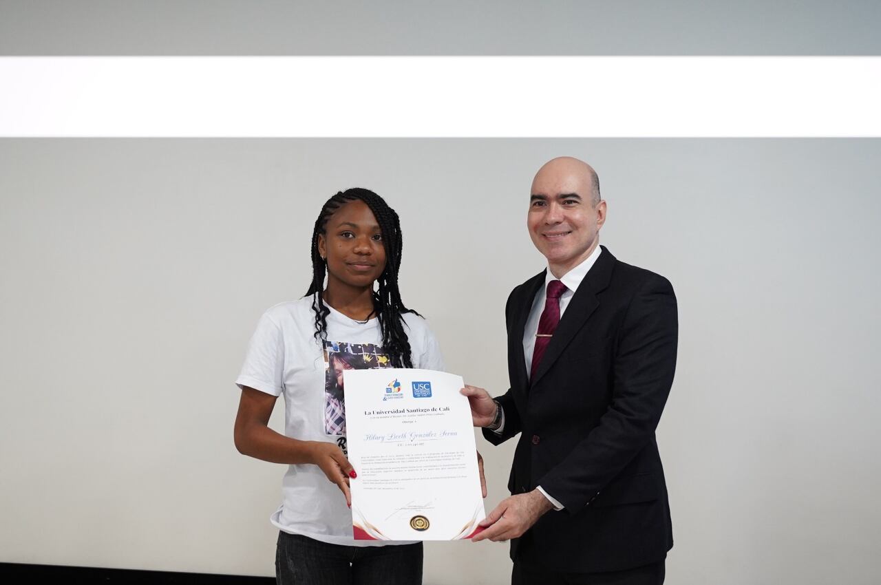 Hillary se gradúo el pasado 14 de diciembre del Colegio José María Vivas Balcázar.