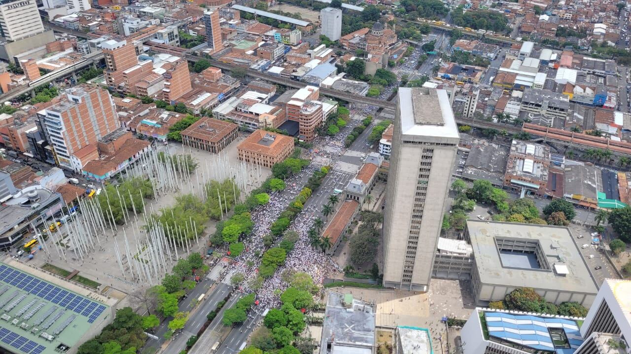 Los manifestantes se reitaron de manera voluntaria del centro Administrativo La Alpujarra