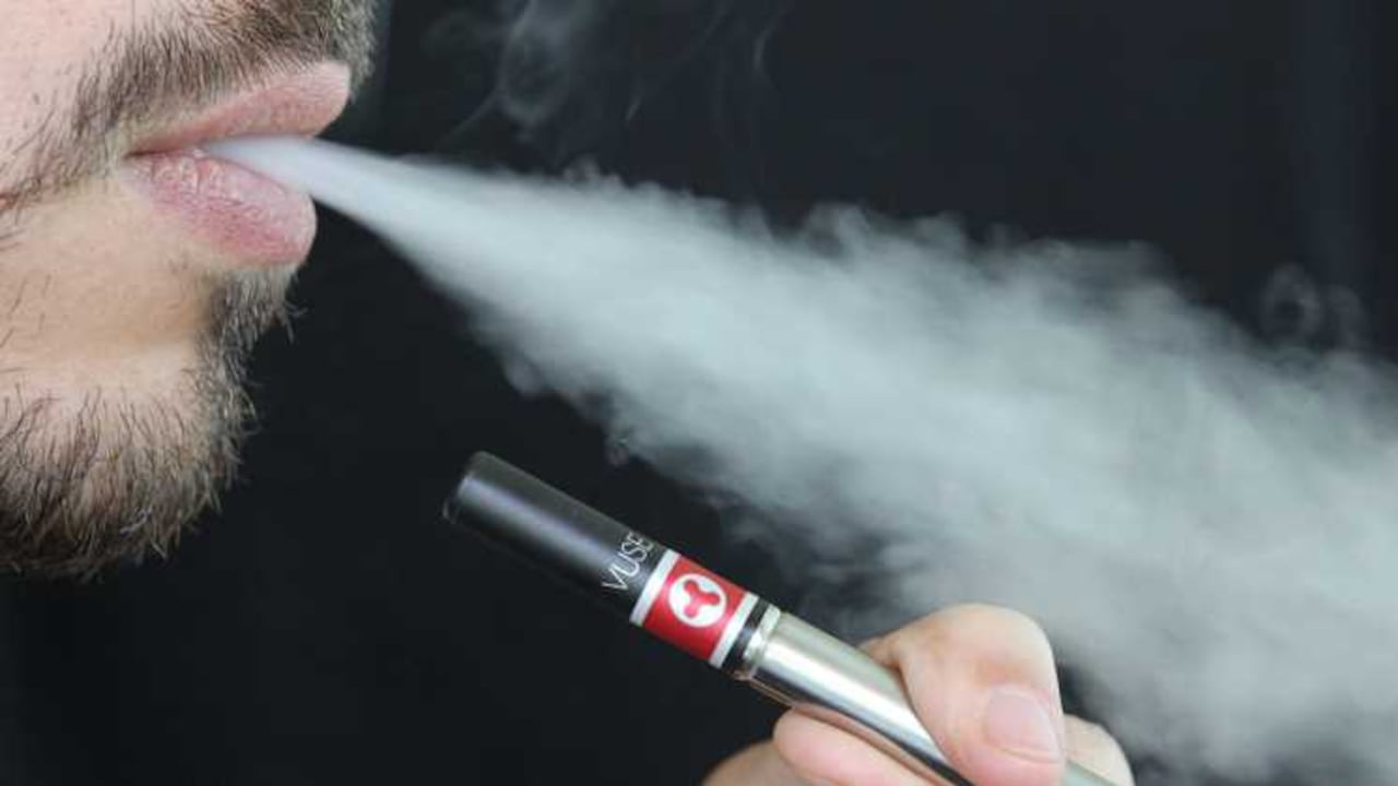 El número de consumidores de e-cigarrettes está subiendo.