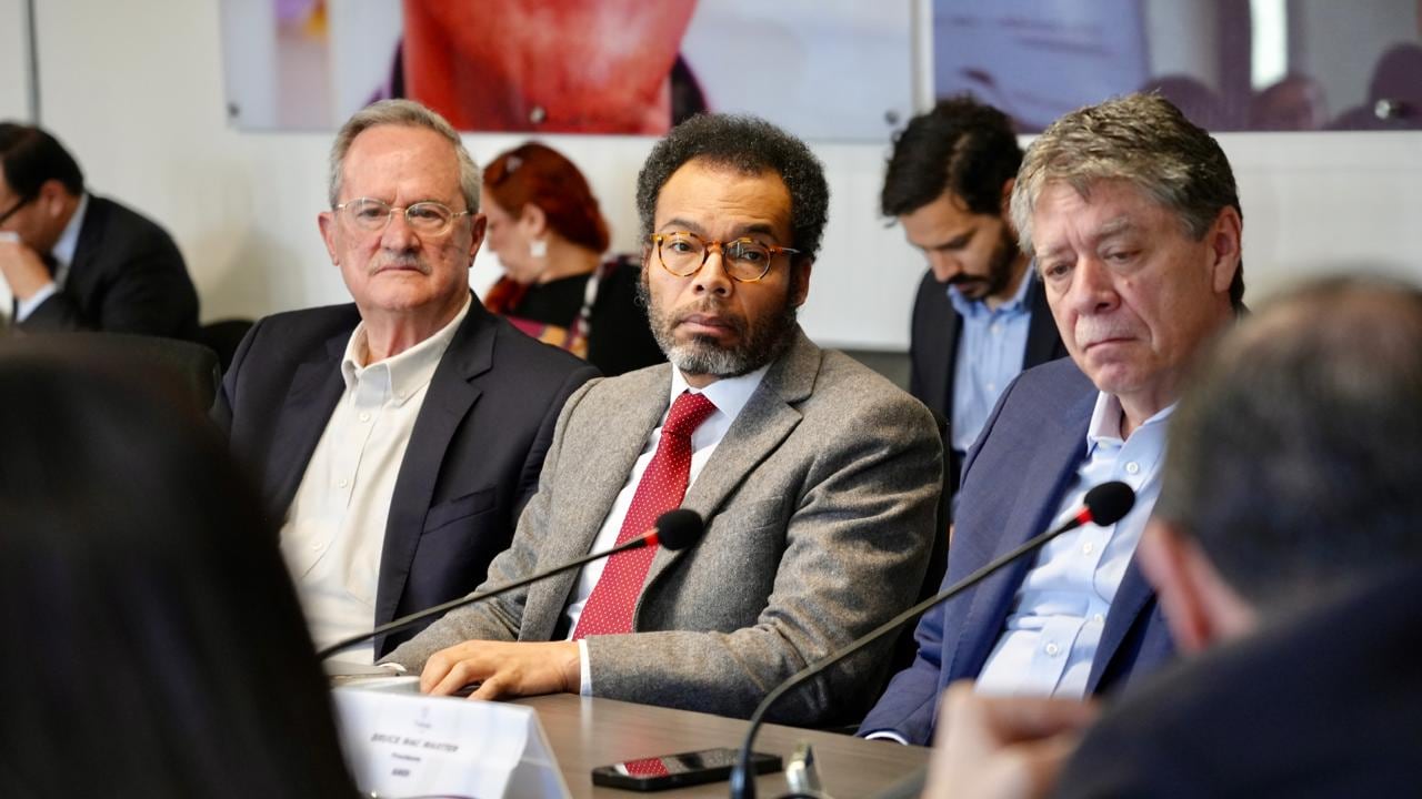 En la primera jornada de encuentro de los integrantes de la mesa tripartita para la negociación del salario mínimo participaron varios gremios económicos en representación de los empresarios.