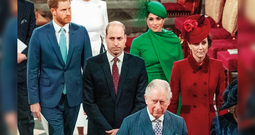  El rey limó asperezas con su sucesor, William, pero su piedra en el zapato siguen siendo su hijo Harry y su esposa, Meghan, que hablan pestes de la casa real tras su retiro de la monarquía.