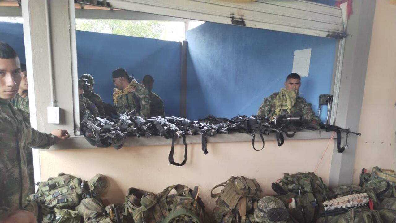 Militares son retenidos por la comunidad en Nariño.