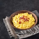 La apariencia y textura cremosa de los macarrones con queso dan vía libre a la creatividad y uso de otros ingredientes o toppings para acompañar.