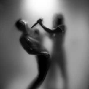 Mujer asesina a un hombre