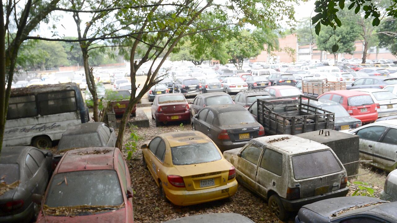 Facturas hasta de ocho millones de pesos por dos meses de parqueadero deben pagar las víctimas.